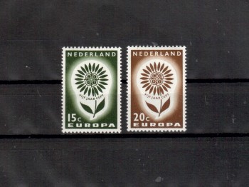 (intern: 1114) Niederlande Michelnummer  Michelnummer  827 - 828 postfrisch