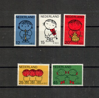 Niederlande Michelnummer 928 - 932 postfrisch 